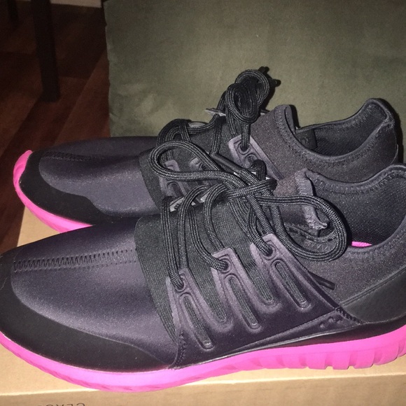 Adidas - Picture 3 of 4